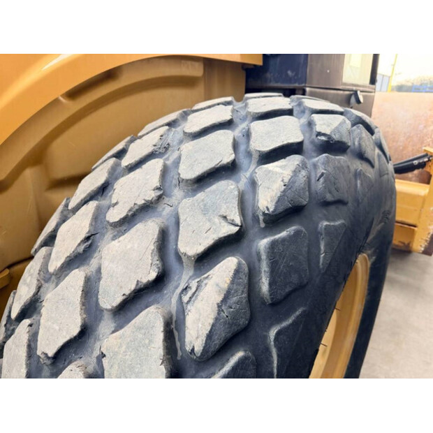 2011 كاتربيلر CS76 XT-44989378