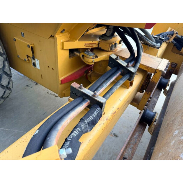 2011 كاتربيلر CS76 XT-44989387