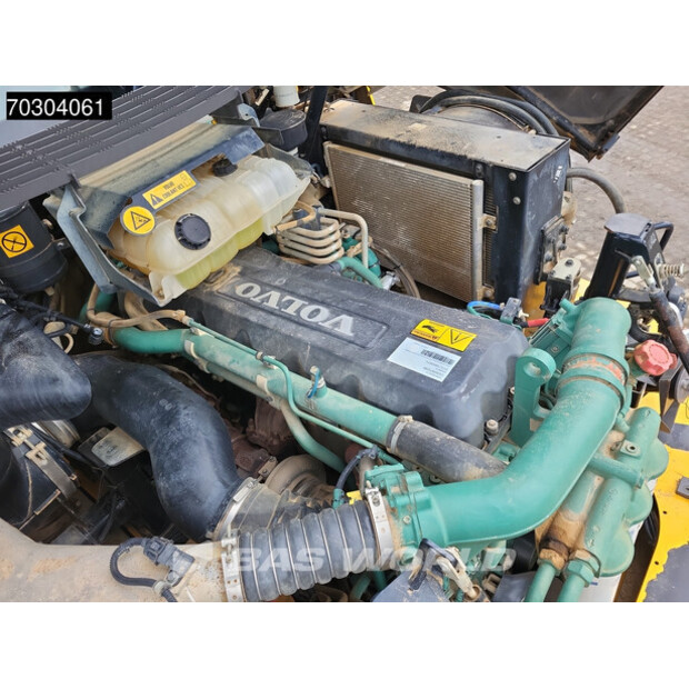 2016 فولفو A30G-44989413