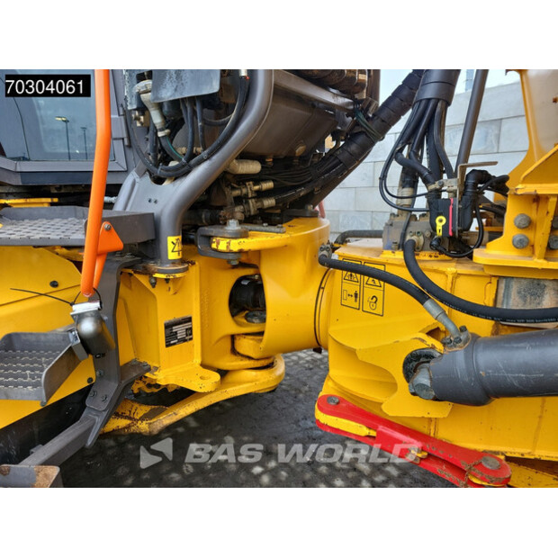 2016 فولفو A30G-44989417