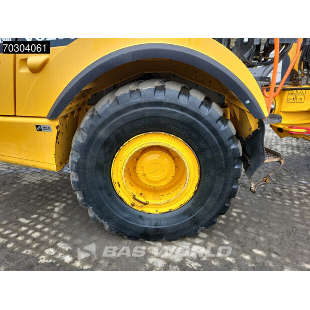 2016 فولفو A30G-44989421