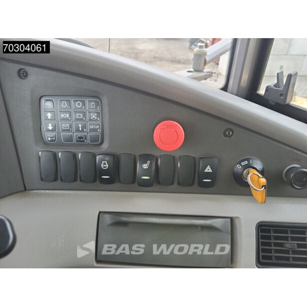 2016 فولفو A30G-44989427