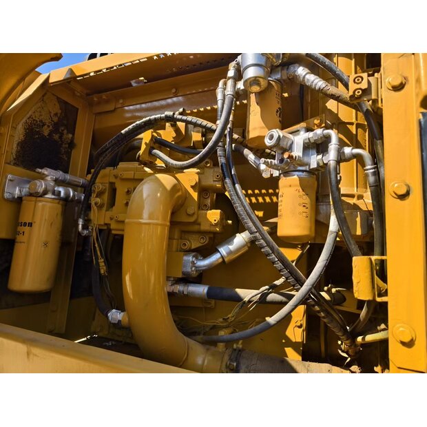 2022 Caterpillar 330CL-44989782