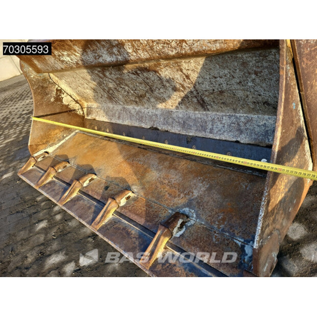 2016 ليبهير L508C-44990417