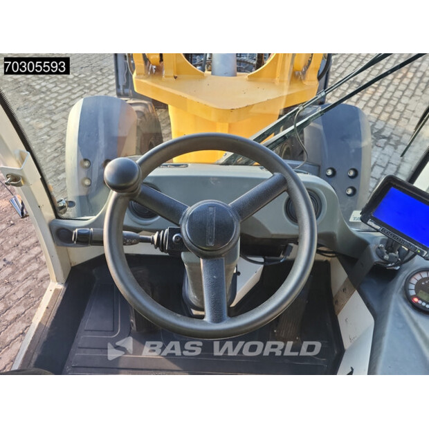 2016 ليبهير L508C-44990438