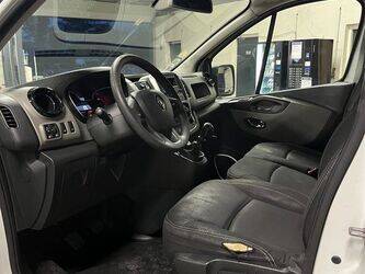 2018-renault-trafic-1406145-45004254