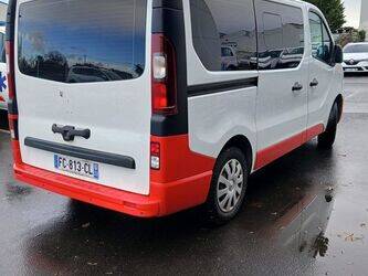 2018-renault-trafic-1406161-45004437