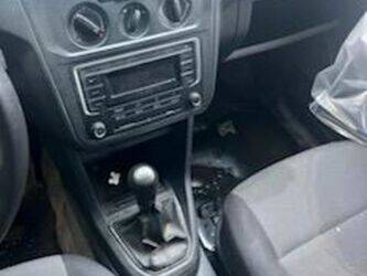 2015-volkswagen-caddy-1406171-45004536