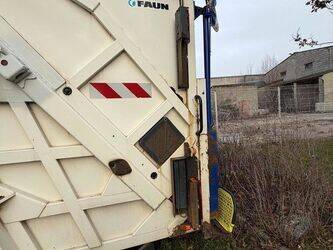 2003-renault-premium-1406172-45004548