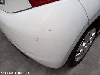 2013-peugeot-208-1406174-45004568