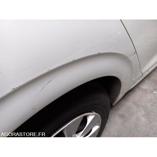 2013 بيجو 208-45004569