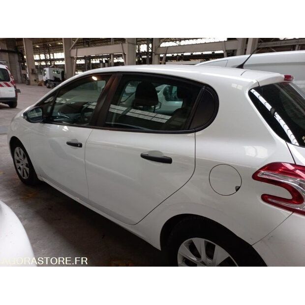 2013 بيجو 208-45004573