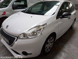 2013-peugeot-208-1406174-45004574
