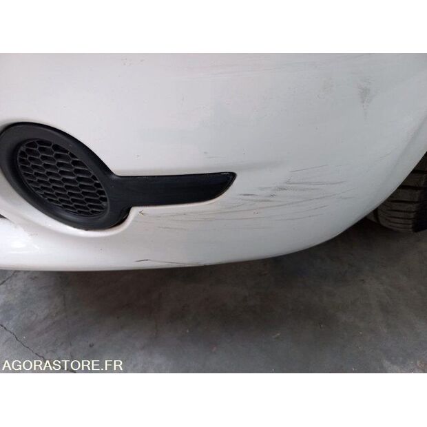 2013 بيجو 208-45004575