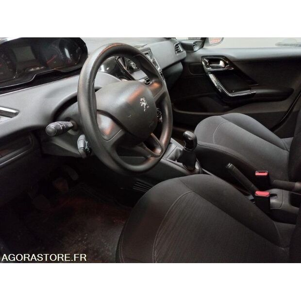 2013 بيجو 208-45004577