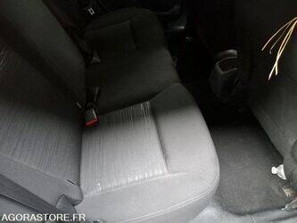 2013-peugeot-208-1406174-45004580