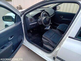 2008-renault-clio-1406177-45004599