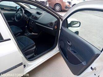 2008-renault-clio-1406177-45004600