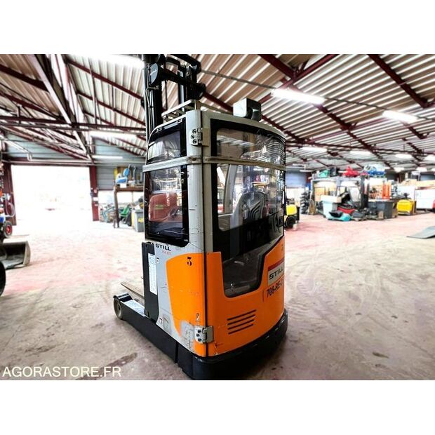 Still FM-X17-45004629