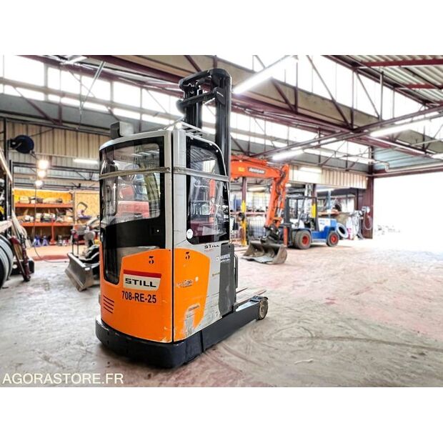 Still FM-X17-45004630