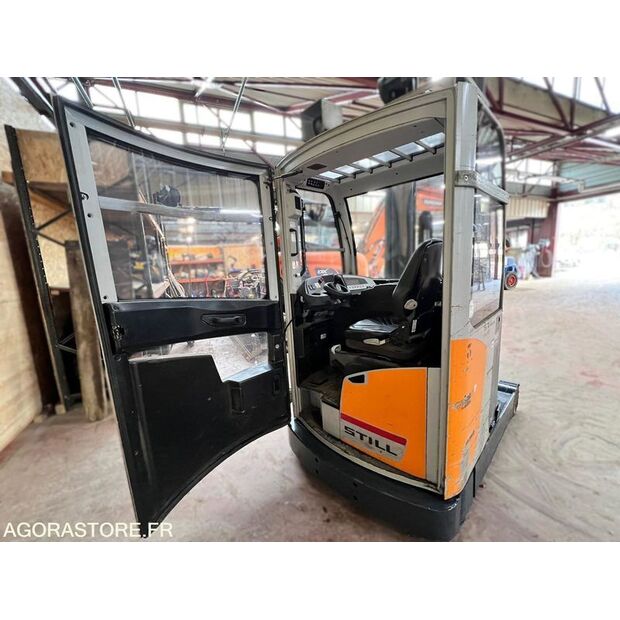 Still FM-X17-45004634