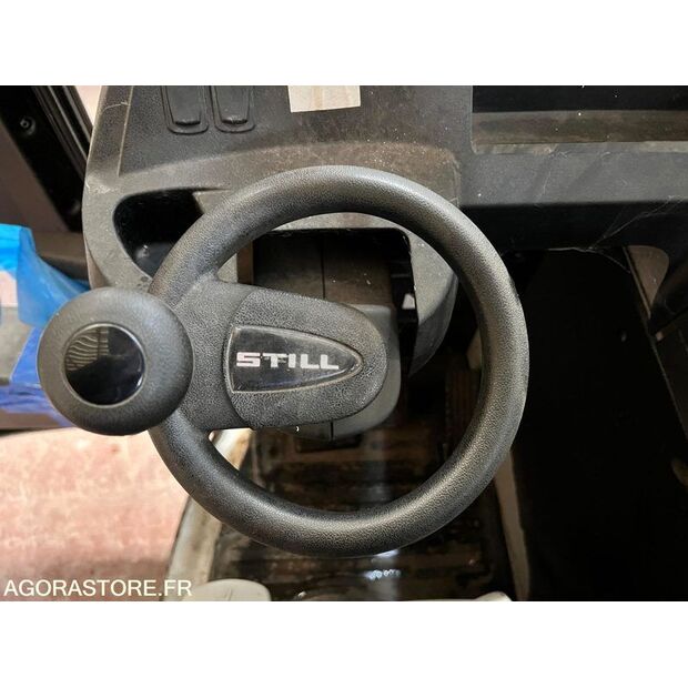 Still FM-X17-45004638