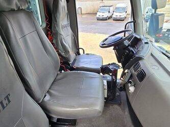 2013-renault-premium-1406187-45004739