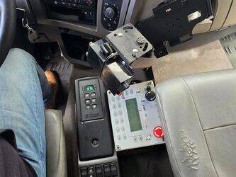 2013-renault-premium-1406187-45004740