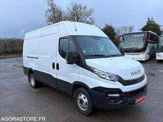Image de Fourgonnettes 2018 Iveco 35C14 À vendre à Belgique
