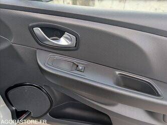 2017-renault-clio-iv-1406200-45004920