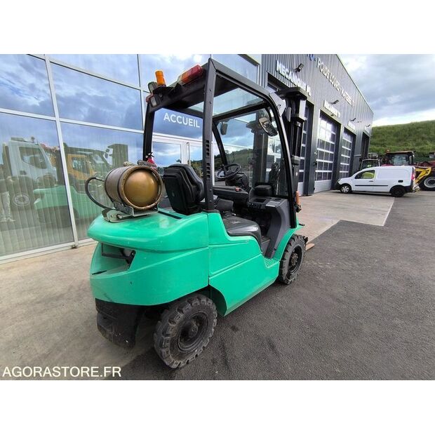 2011 ميتسوبيشي FG25N-45004939