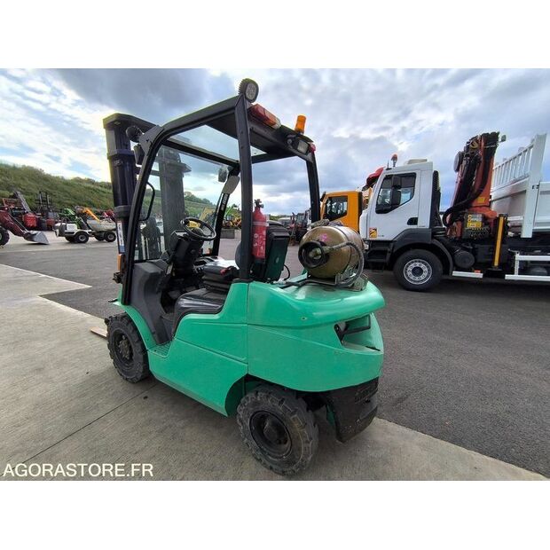 2011 ميتسوبيشي FG25N-45004941