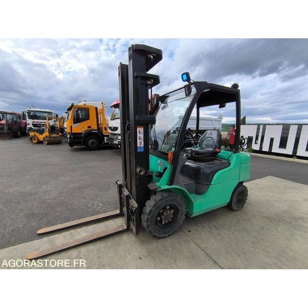 2011 ميتسوبيشي FG25N-45004943