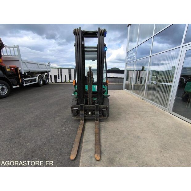 2011 ميتسوبيشي FG25N-45004944