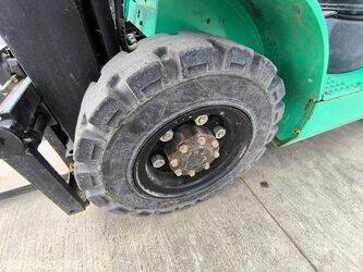 2011-mitsubishi-fg25n-1406202-45004945