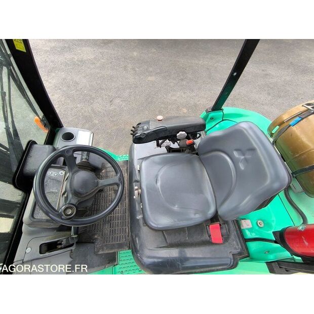 2011 ميتسوبيشي FG25N-45004950