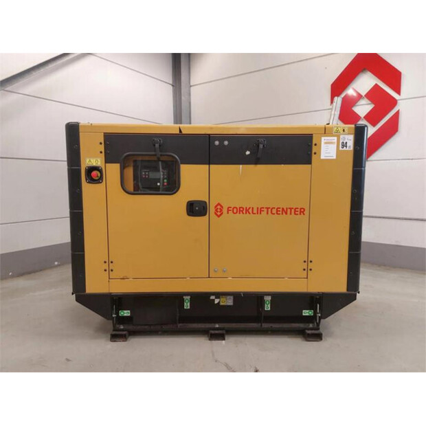 2017 Caterpillar DE33E0-45005831