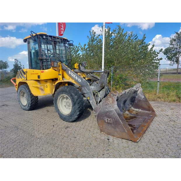 2013 فولفو L30B PRO-45005899