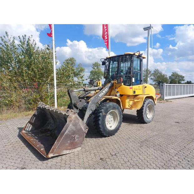 2013 فولفو L30B PRO-45005900