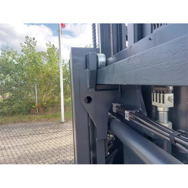 2025 KALMAR DCG330-12-45006417