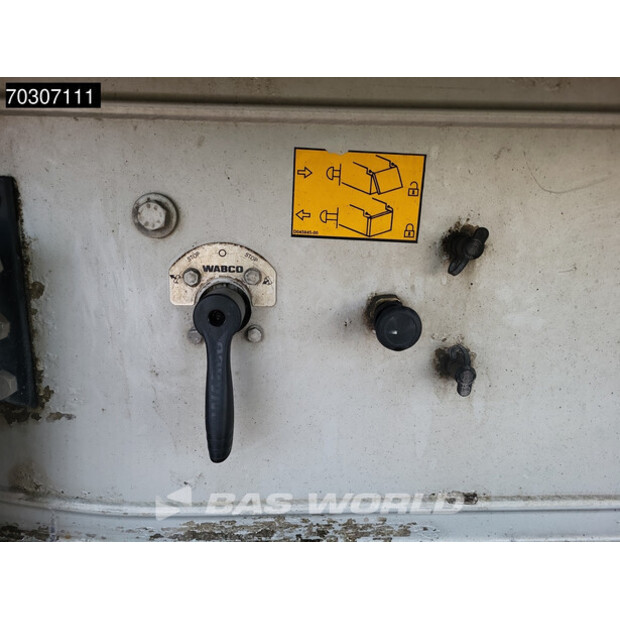 2015 بينالو BEN-45006537