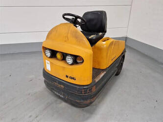 2011-still-r06-1406347-45007062