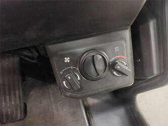 2020-toyota-8fbmkt25-1406358-45007171