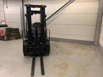 2023-toyota-02-8fgf30-1406368-45007284