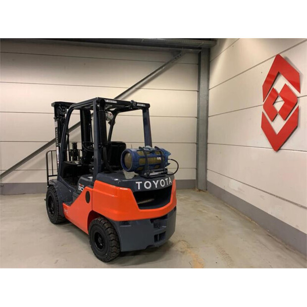 2023 Toyota 02-8FGF30-45007296