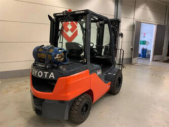 2023-toyota-02-8fgjf35-1406372-45007323