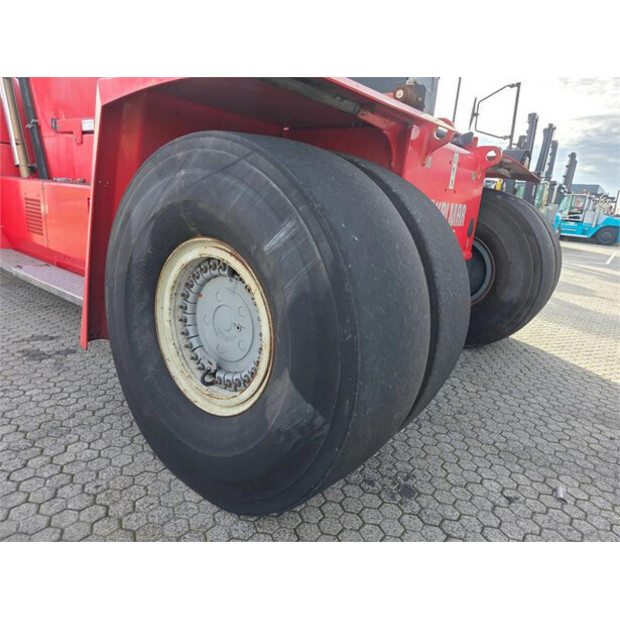 2015 KALMAR DRG450-60S5-45007545