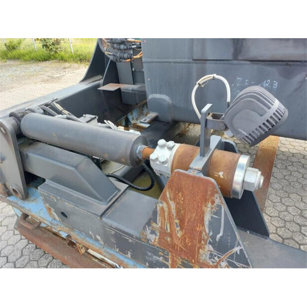 2017 الما 817-19046-45008160