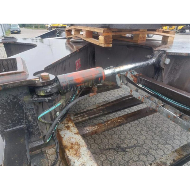 1998 Other FLT 3240-45008200