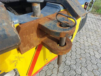 2011-terberg-rt283-1406502-45008731